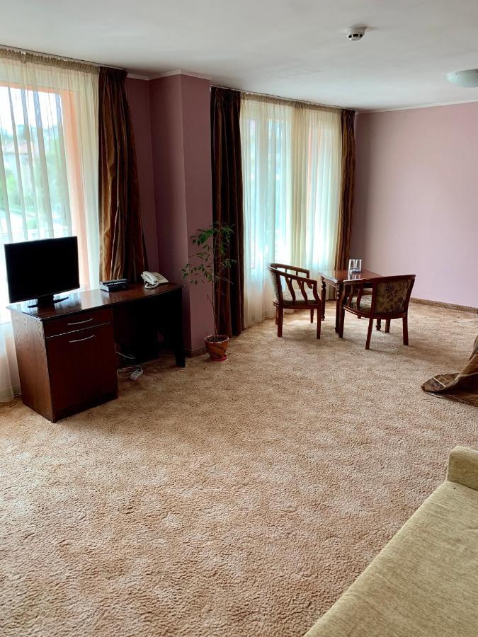 Hotel Elena Veliko Tŭrnovo Eksteriør bilde